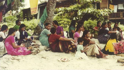 Nagarathar families enjoying a beach outing in Singapore